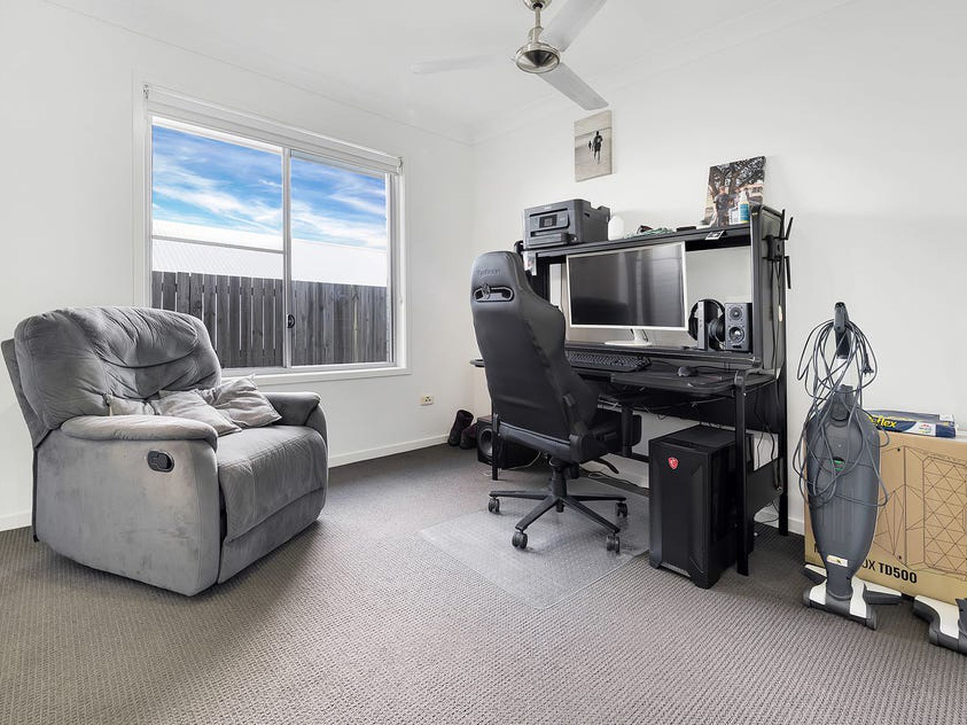 10 DANDELION DRIVE, Springfield Lakes