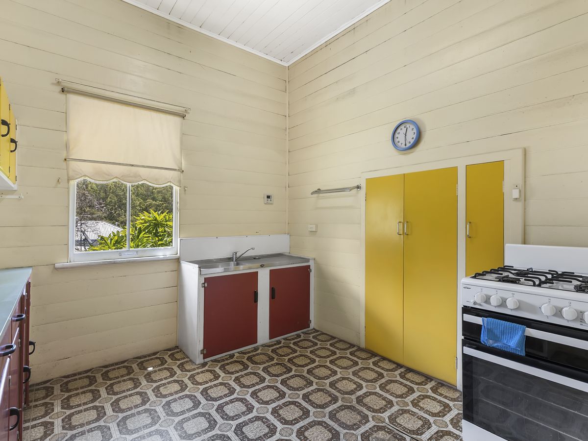 11 Macrae Street, Woodend