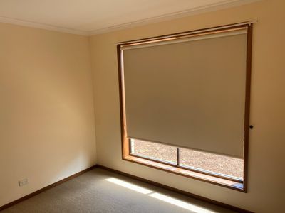 2 / 45 Chirnside Avenue, Werribee