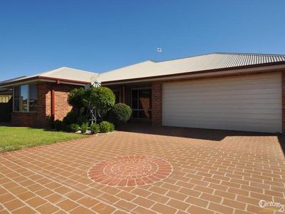 22 Cardiff Arms Avenue, Dubbo