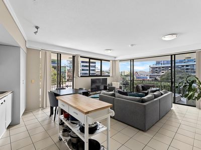 1035 / 18 Manning Street, Milton