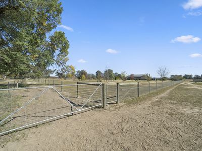 353 Lyons Road, Tarrawingee