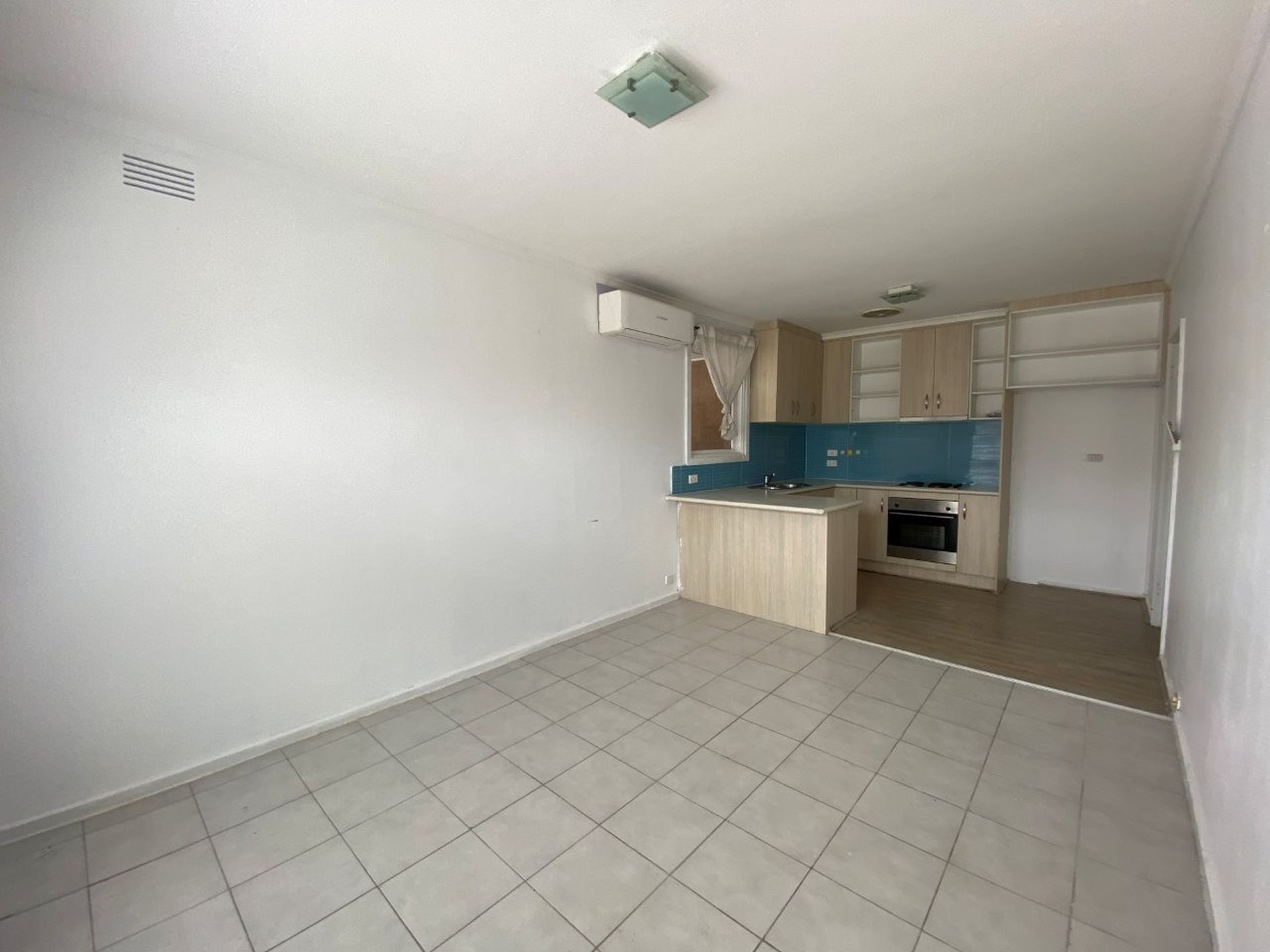 6 / 3 Doolan Street, Werribee