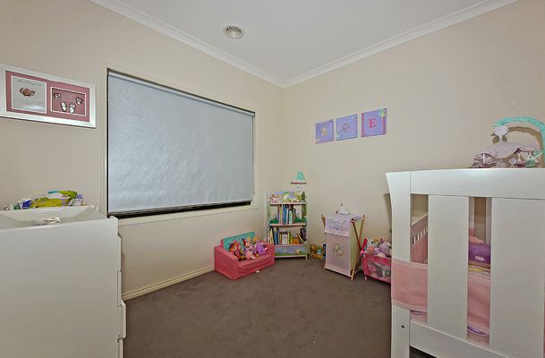16 Cheltenham Close, Craigieburn