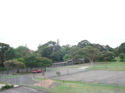 12 / 10 Renown AVENUE, Wiley Park