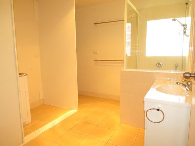 2 / 5 Aloota Crescent, Ocean Shores