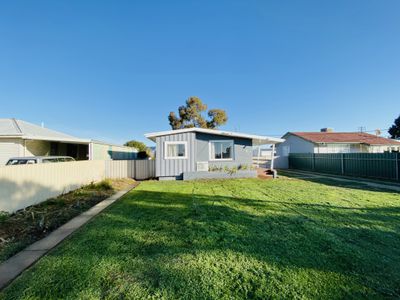 448 Murray Street, Hay