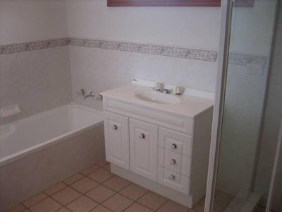 2 / 23 Sassafrass Ave, Windang
