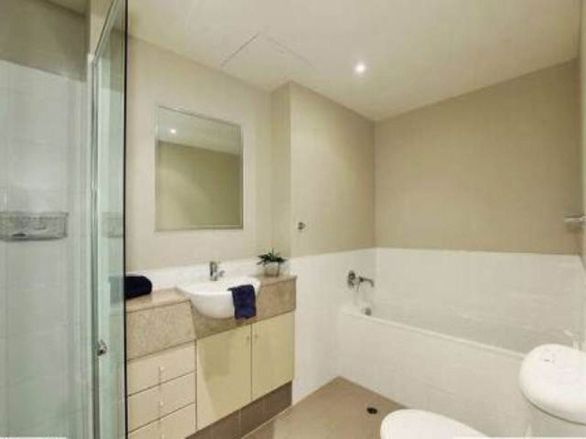 2403 / 77-81 Berry Street, North Sydney