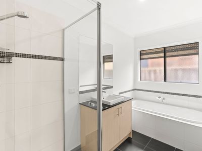5 Impression Avenue, Tarneit
