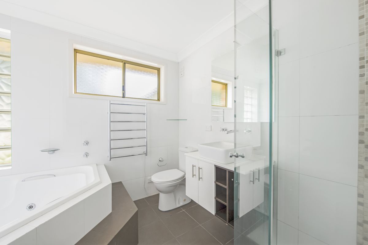 1 Adrian Close, Bateau Bay