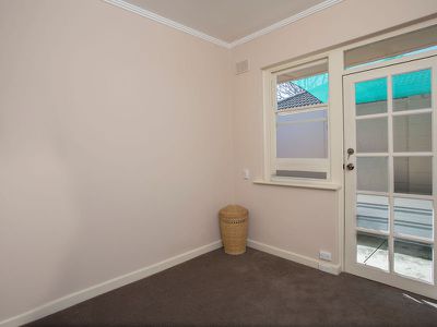 4 Comet Avenue, Netley