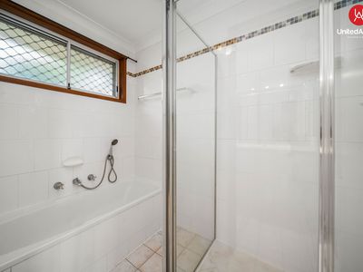 2 Albatross Avenue, Hinchinbrook
