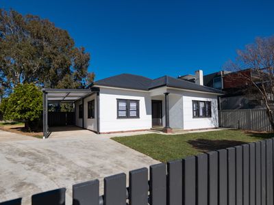 27 THOMAS MITCHELL DRIVE , Wodonga
