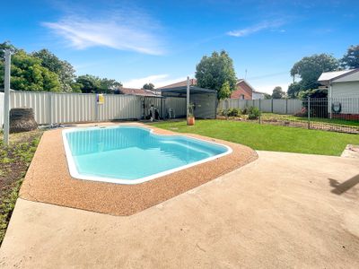 16 Corbett Avenue, Dubbo