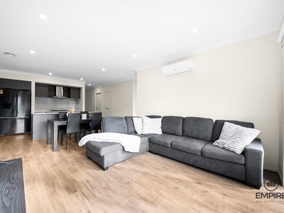 21 Mediterranean Avenue, Clyde