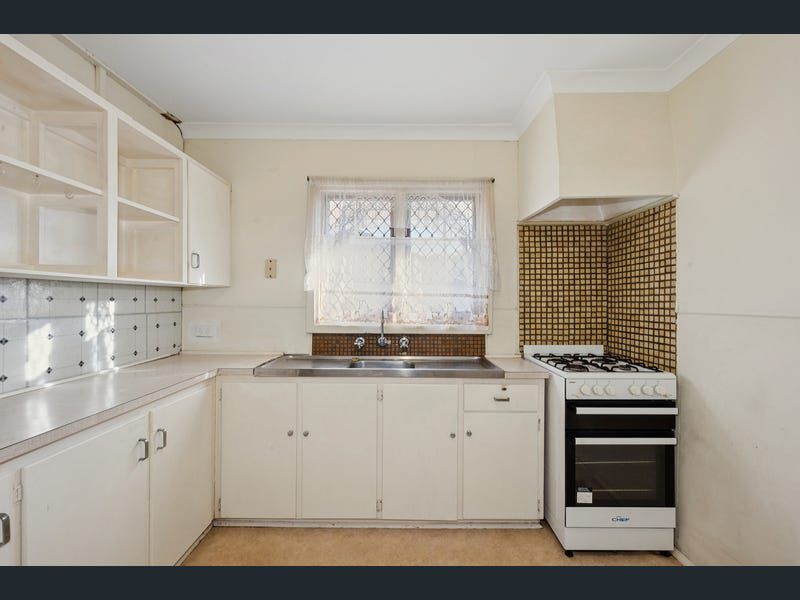 5 Grasmere Place, Kelmscott