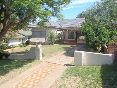 8 Baird Street, Dubbo