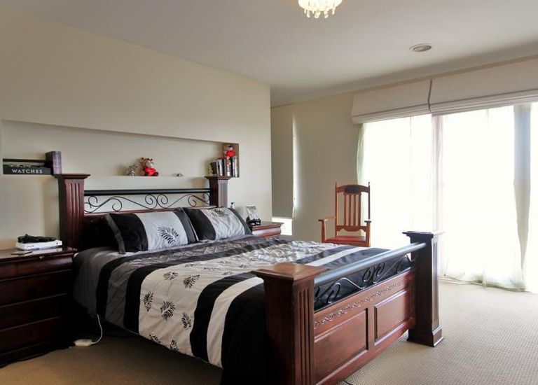 5 Nossal Drive, Point Cook