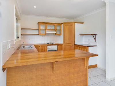 1 McDougall Close, Silkstone