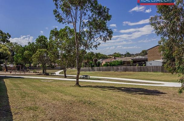 10 Ashford Cresent, Westmeadows