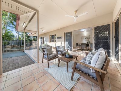 15 Blue Lake Court, Kirwan