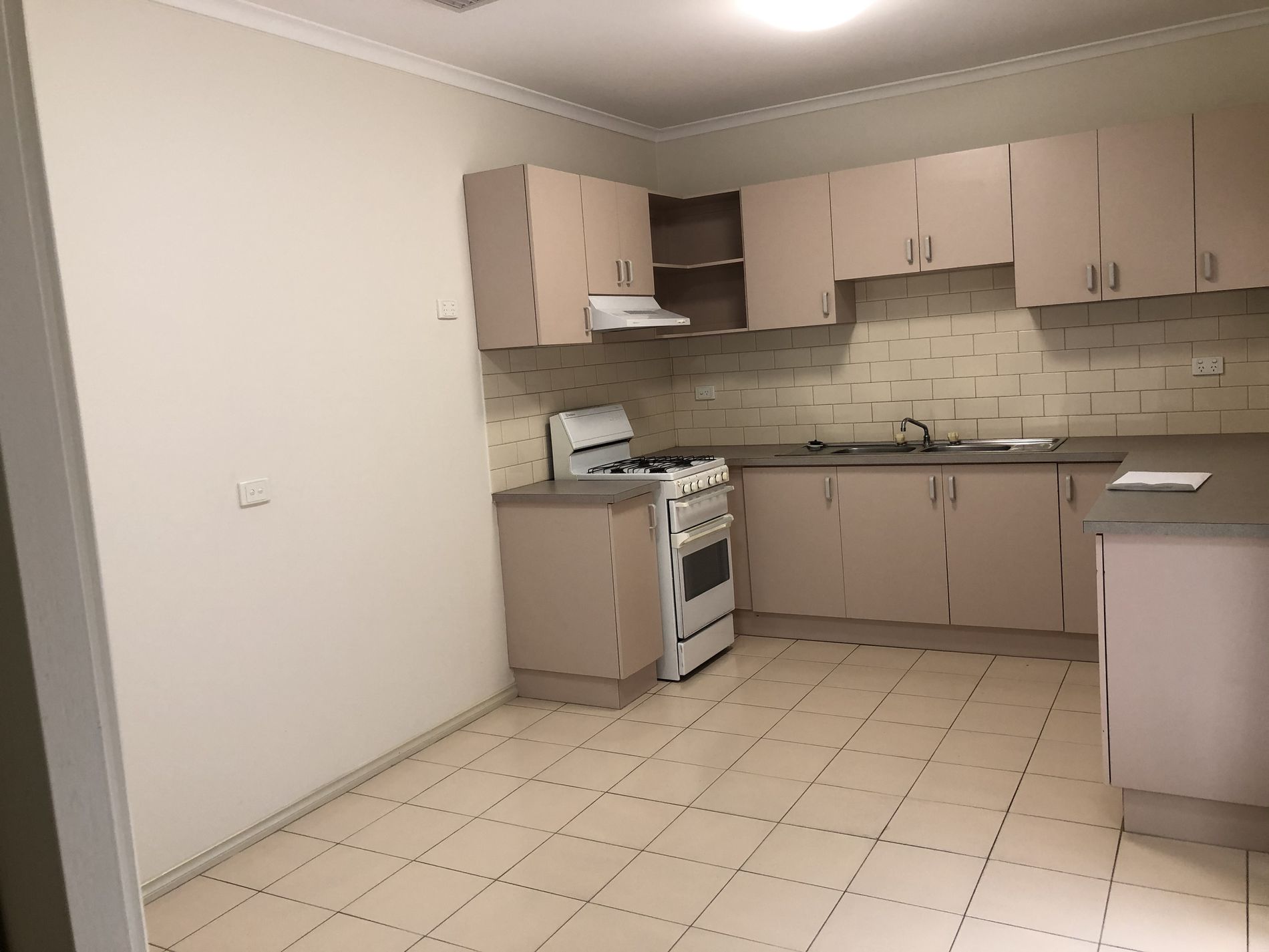 2/28 Hobbs Street, Seddon
