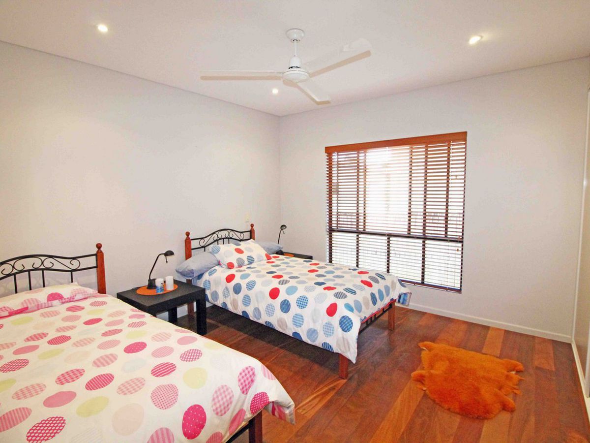 10 AGNEW STREET, Atherton
