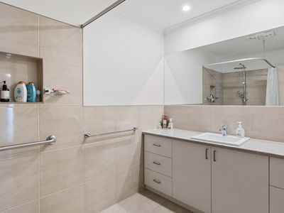 1 / 10 PRESIDENT STREET, Seymour