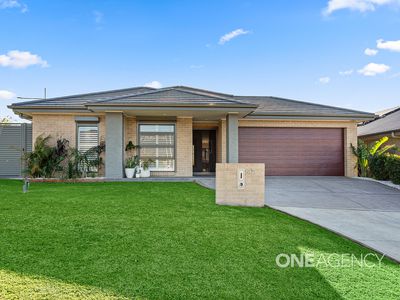 42 Bartlett Crescent, Calderwood