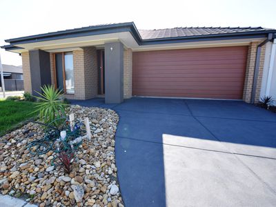 11 Elodea Way, Cranbourne North