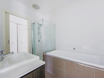 3 / 11 Parker Street, Werribee