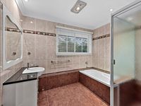 360 London Road, Belmont