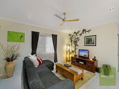 5 Santa Monica Place, Mount Louisa