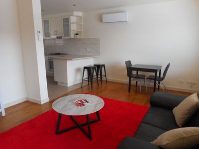 1 / 9 Moore Avenue, Clayton South