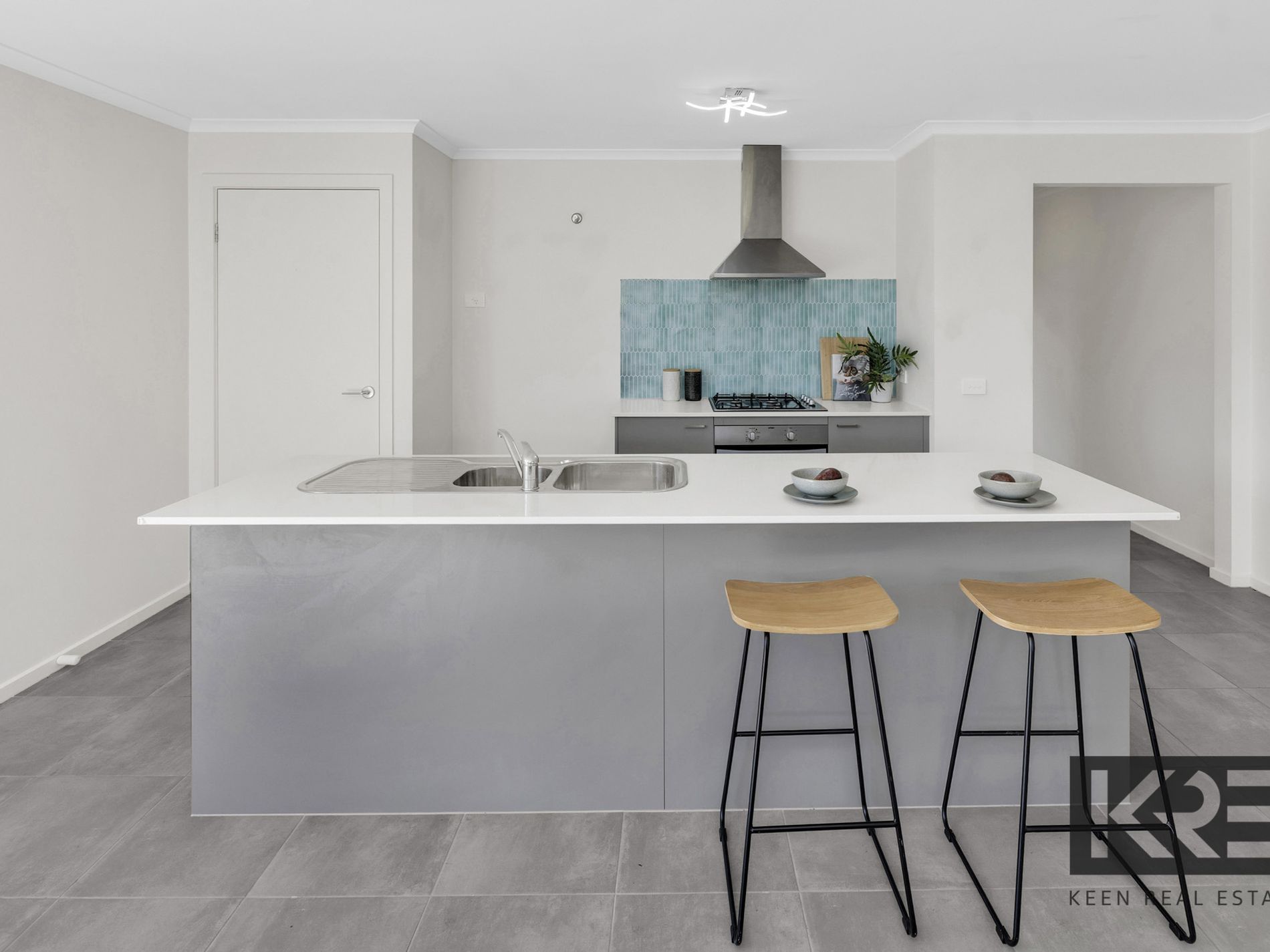 18 Gaudi Boulevard, Corinella
