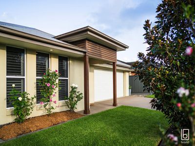30 Minorca Circuit, Hamlyn Terrace