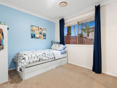 17 Baychester Place, Wakerley