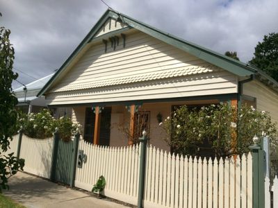 9 Loch Street, East Geelong