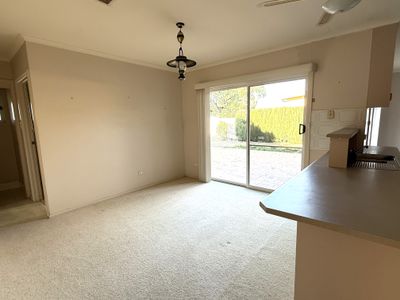 24 Brooks Crescent, Darlington Point