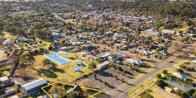 18 Bury Street, Euroa
