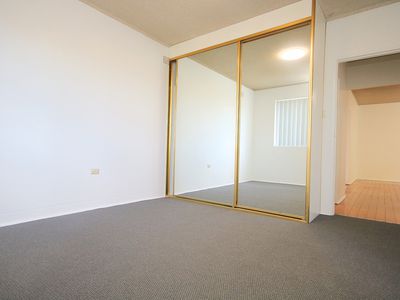 1 / 6 Shadforth Street, Wiley Park