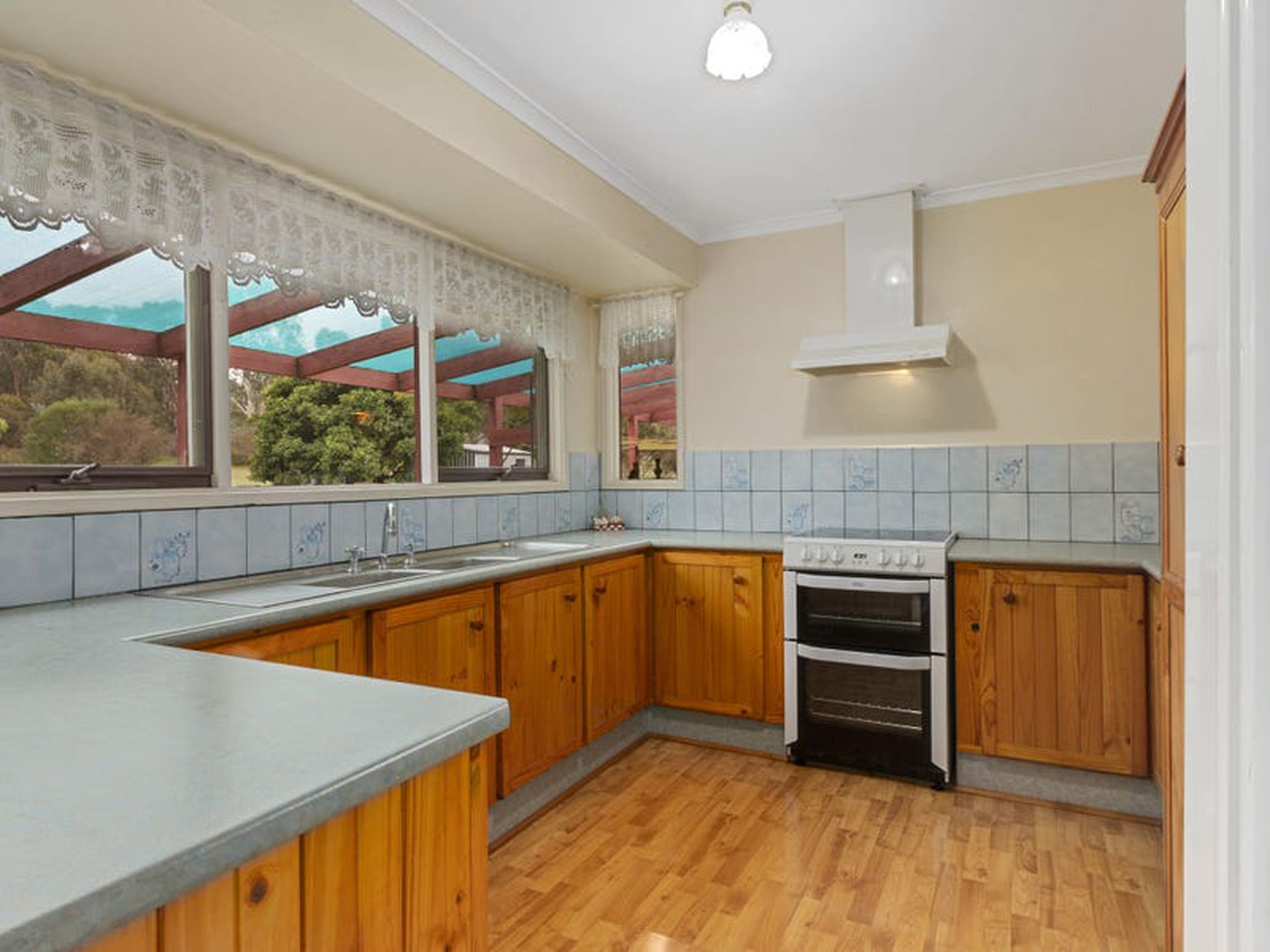 540 Telegraph Rd, Seymour