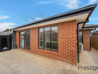 4 / 6 Mckay Place, Melton South