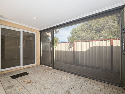 2 / 20 Locksley Avenue, Armadale