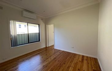 12 & 12A Fourth Avenue, Loftus