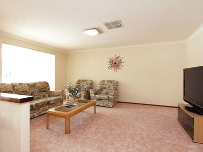 2 Klein Court, Winthrop