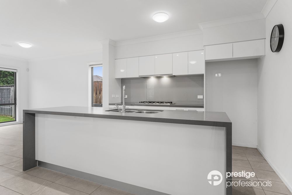 8 Mclachlan Place, Moorebank