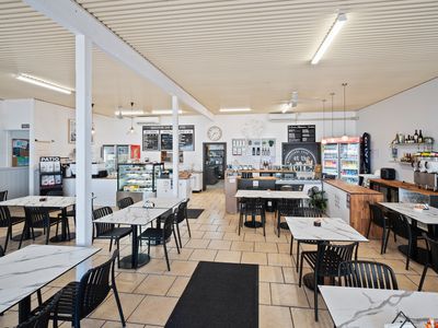 3 & 3A Beach Road, Beachport