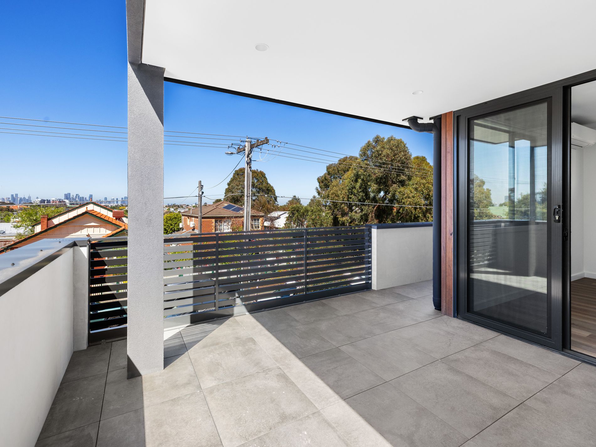 1 / 12 Irvine Crescent, Brunswick West